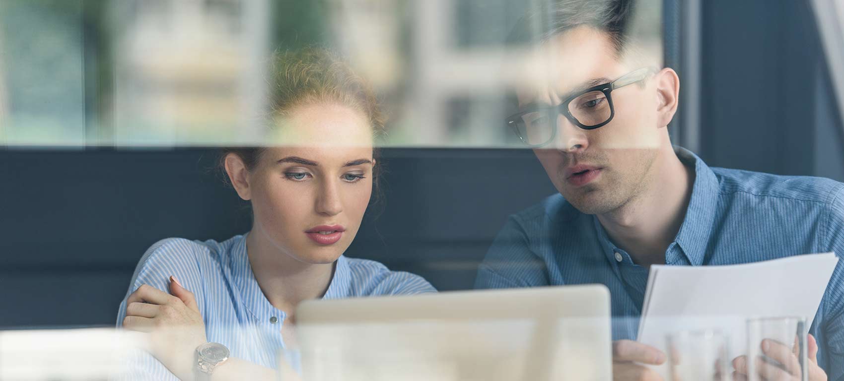 couple-working-on-business